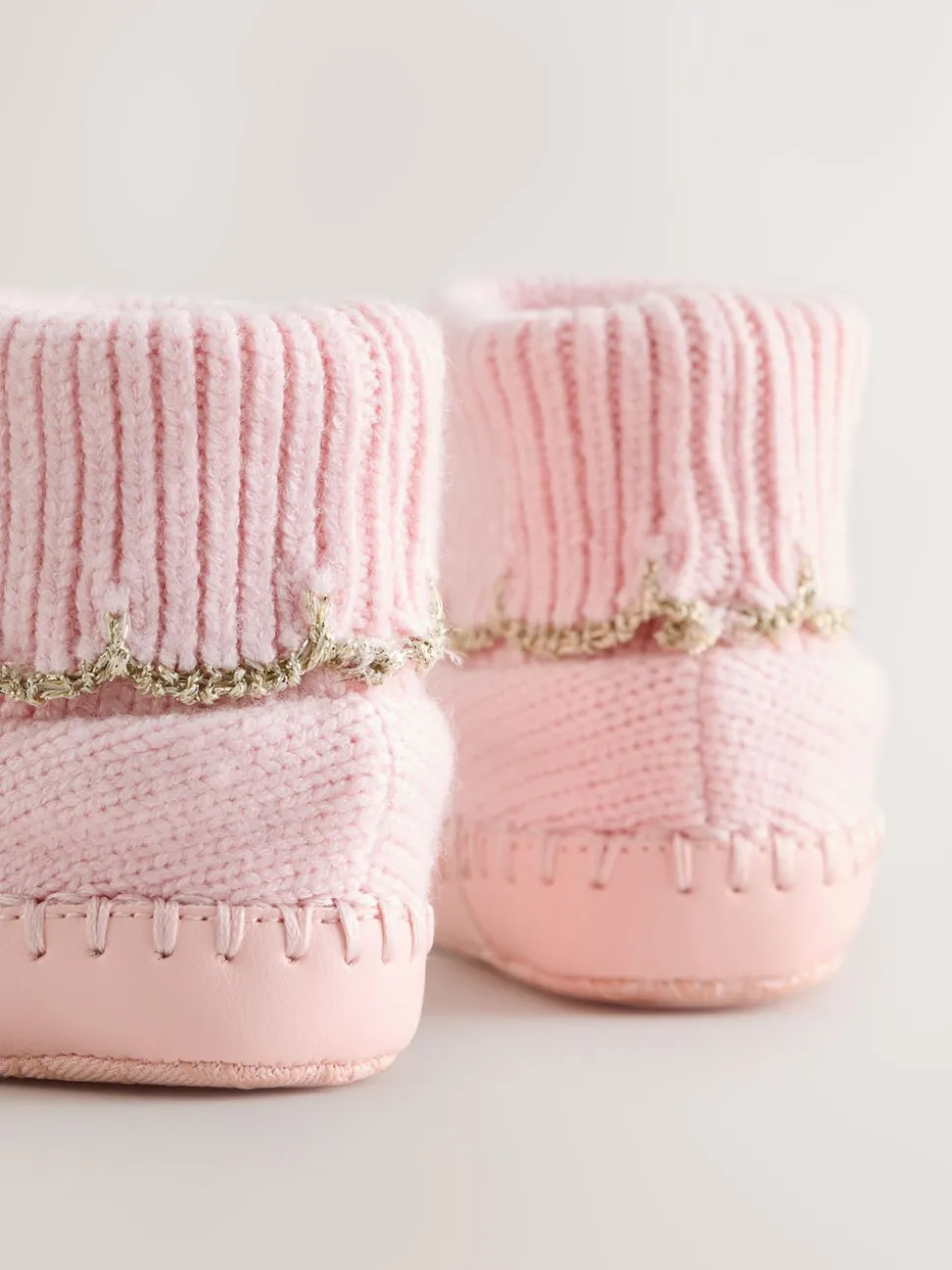 Baby Girls Scallop Edge Knitted Padders Booties with Bow