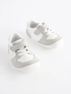 White/Neutral Standard Fit (F) Crawler Shoes